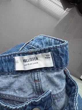 Hollister Women’s Low-Rise Loose Light Blue Denim Jeans